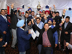 woman watch the match